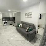 Moderno Playa Y Piscina 卡尔佩
