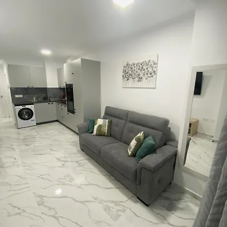Apartamento A Estrenar 1a Linea Playa Y Piscina Calp